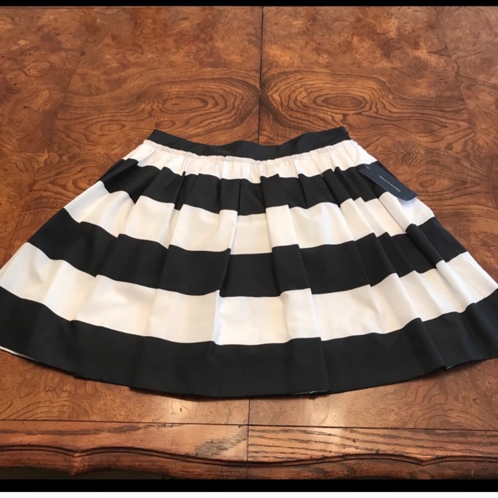 Tommy Hilfiger Striped Skirt w/Pockets!!!